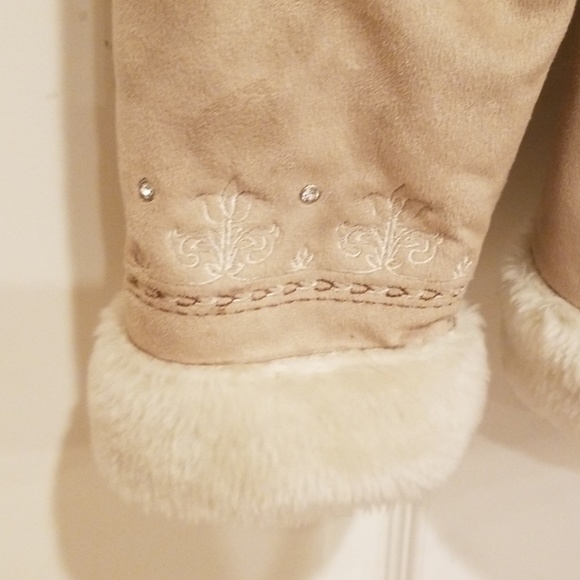 Girls warm fuzzy jacket - Picture 3 of 4